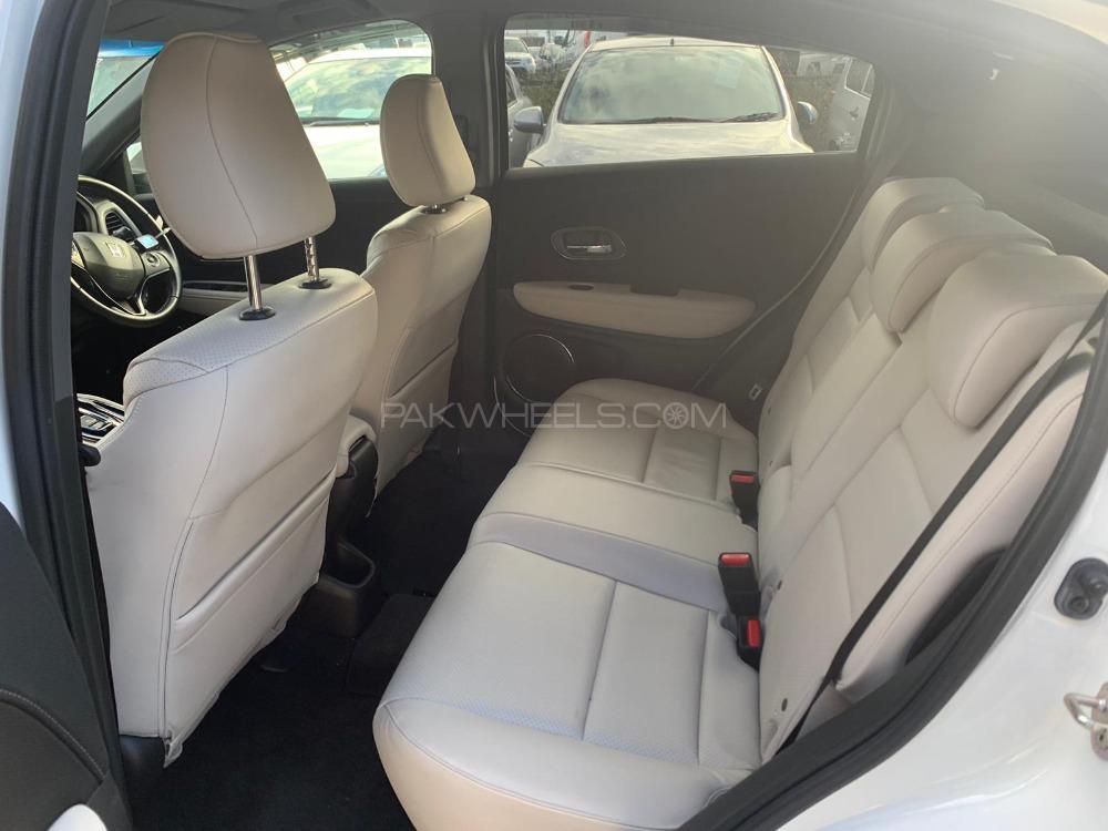 Honda Vezel 2015 for Sale in Karachi Honda Vezel 2015 for Sale in Karachi Image-5