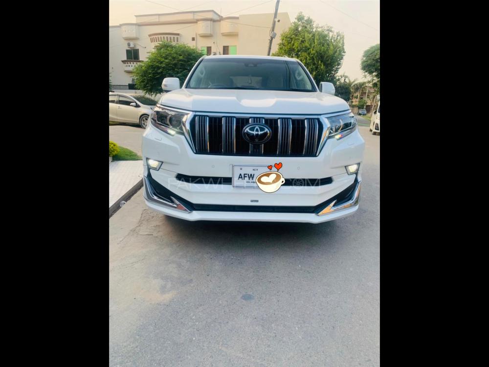 Toyota Prado 2017 for Sale in Sialkot Image-1