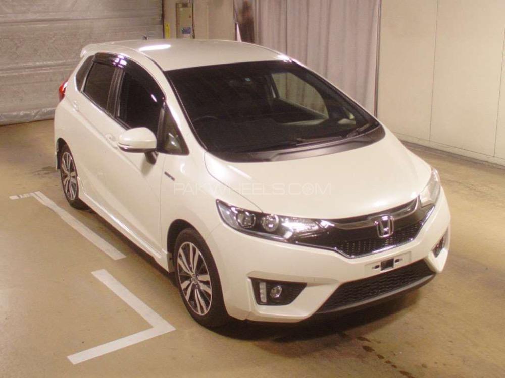 Honda Fit 2015 for Sale in Lahore Image-1