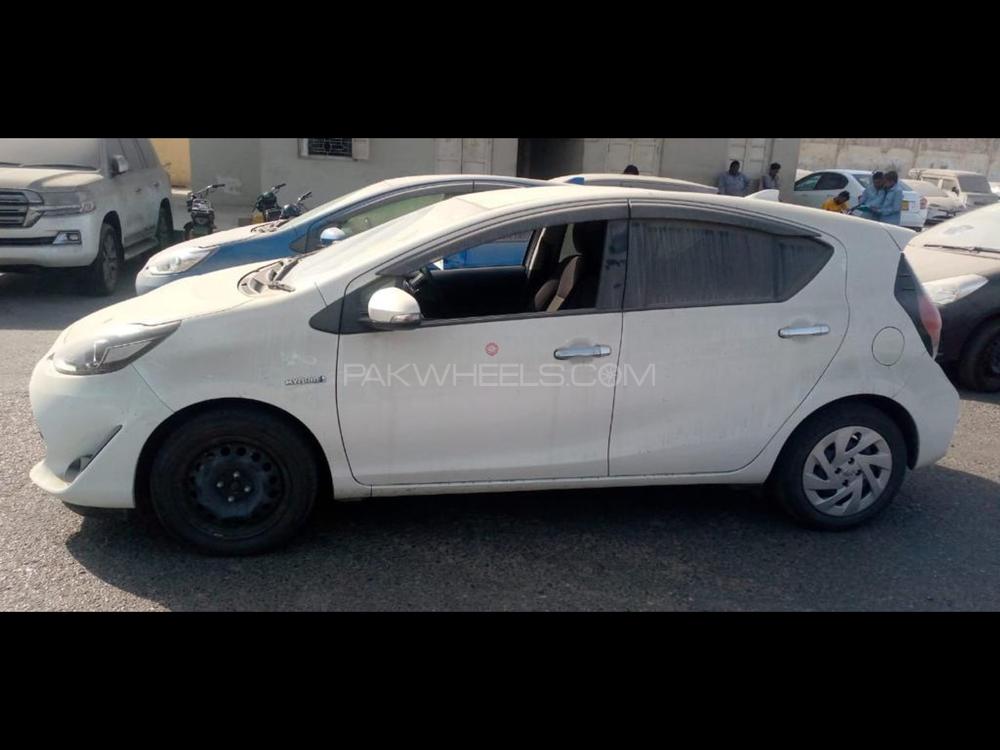Toyota Aqua 2018 for Sale in Peshawar Toyota Aqua 2018 for Sale in Peshawar Image-3