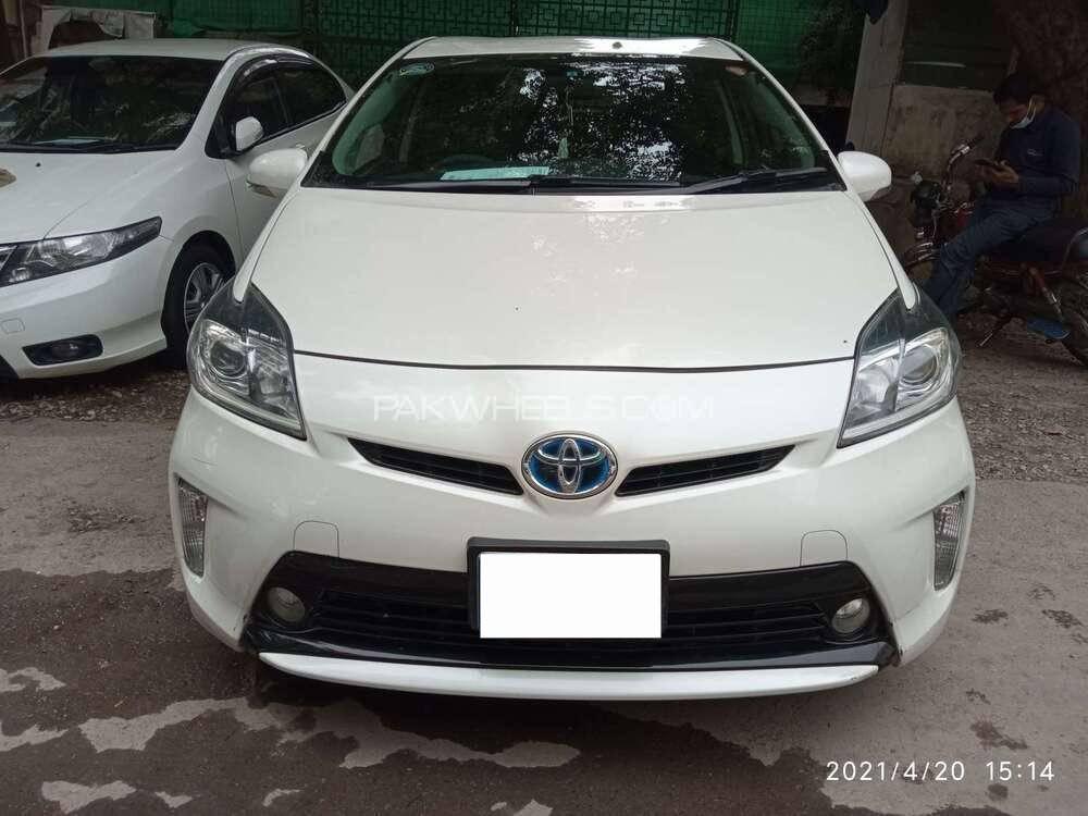 Toyota Prius 2015 for Sale in Islamabad Image-1