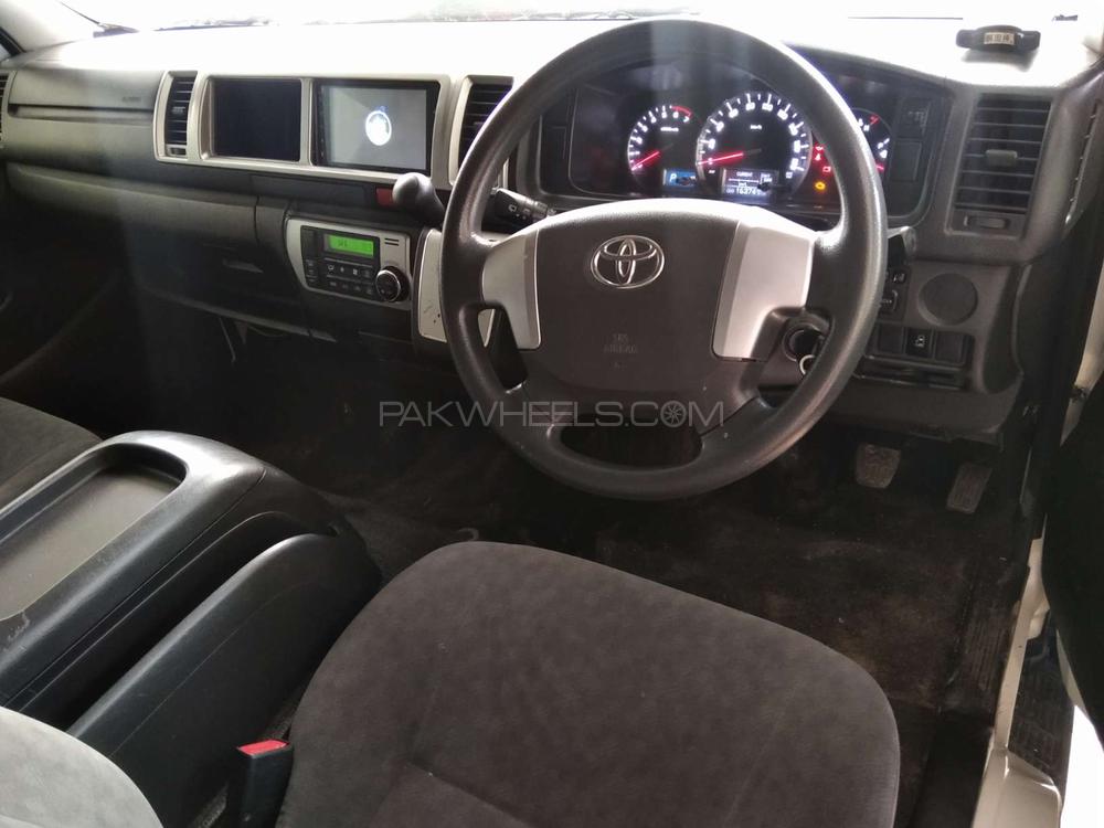 Toyota Hiace 2015 for Sale in Karachi Toyota Hiace 2015 for Sale in Karachi Image-3