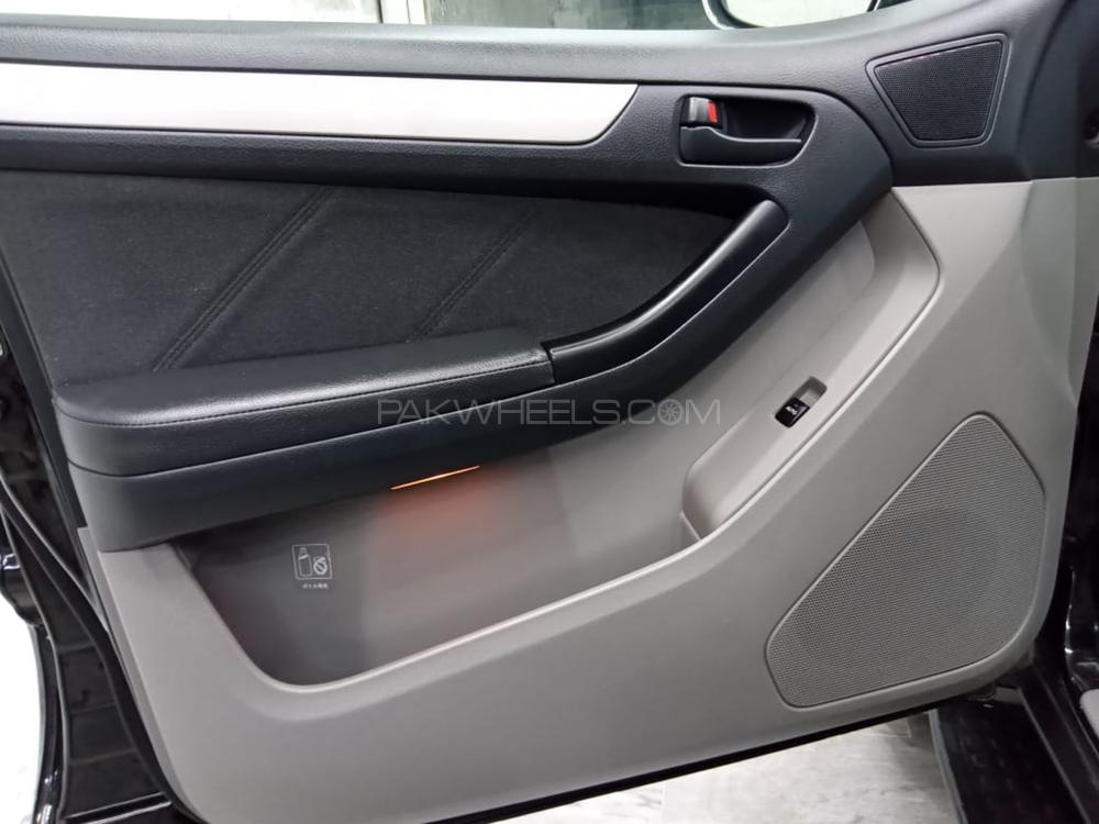 Toyota Surf 2004 for Sale in Rawalpindi Toyota Surf 2004 for Sale in Rawalpindi Image-10