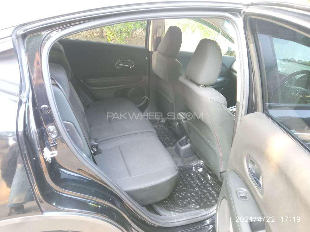 Honda Vezel 2014 for Sale in Lahore Honda Vezel 2014 for Sale in Lahore Image-13