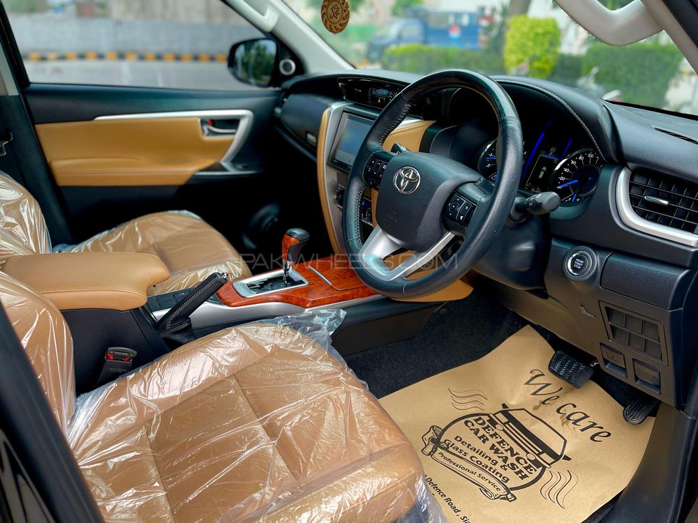 ٹویوٹا فورچیونر 2019 for Sale in سیالکوٹ ٹویوٹا فورچیونر 2019 for Sale in سیالکوٹ Image-15