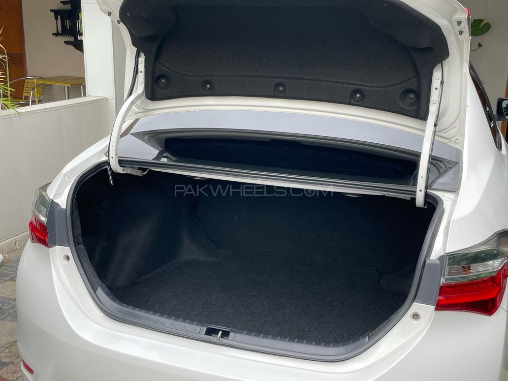 Toyota Corolla 2017 for Sale in Lahore Toyota Corolla 2017 for Sale in Lahore Image-12
