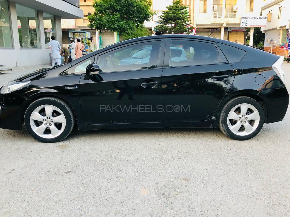 ٹویوٹا پریوس 2010 for Sale in اسلام آباد ٹویوٹا پریوس 2010 for Sale in اسلام آباد Image-2