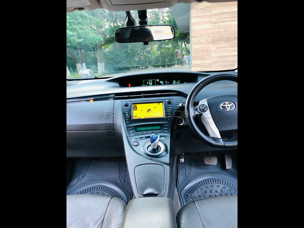 ٹویوٹا پریوس 2010 for Sale in اسلام آباد ٹویوٹا پریوس 2010 for Sale in اسلام آباد Image-9
