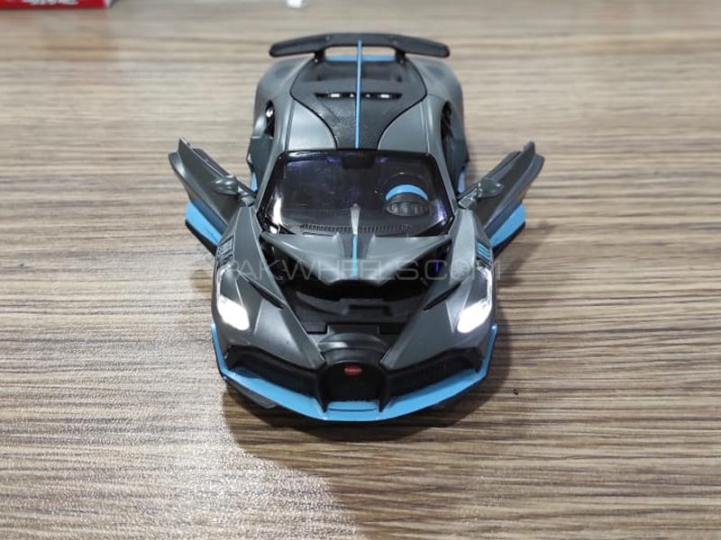 Bugatti Divo Die Cast Detailed Model Grey Bugatti Divo Die Cast Detailed Model Grey Image-6
