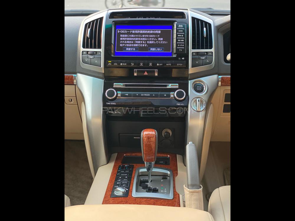 Toyota Land Cruiser 2013 for Sale in Lahore Toyota Land Cruiser 2013 for Sale in Lahore Image-11