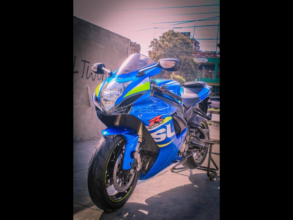 سوزوکی GSX-R600 2015 for Sale سوزوکی GSX-R600 2015 for Sale Image-2