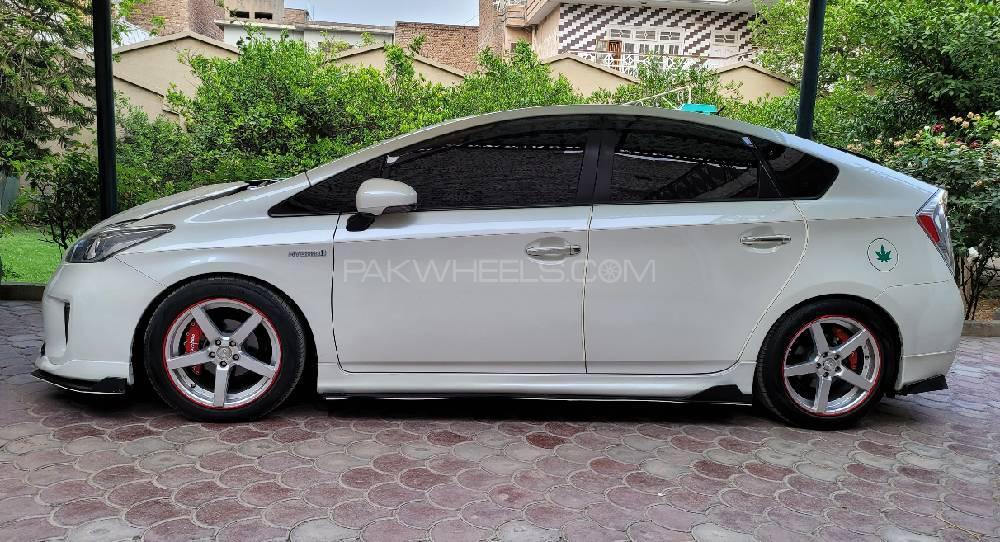 Toyota Prius 2014 for Sale in Peshawar Toyota Prius 2014 for Sale in Peshawar Image-19