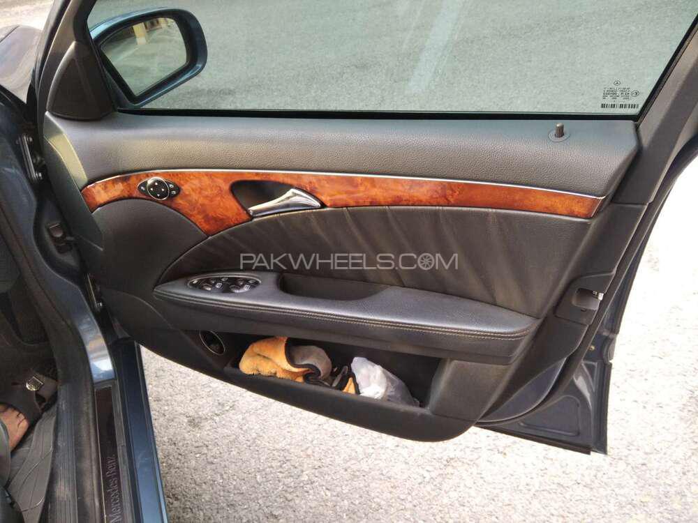 Mercedes Benz E Class 2004 for Sale in Islamabad Mercedes Benz E Class 2004 for Sale in Islamabad Image-14
