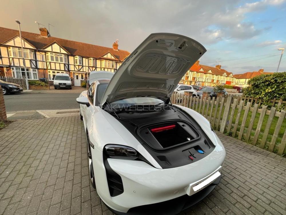 Porsche Taycan 2021 for Sale in Lahore Porsche Taycan 2021 for Sale in Lahore Image-4