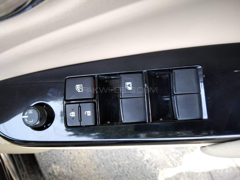 Toyota Yaris Sedan 2020 for Sale in Lahore Toyota Yaris Sedan 2020 for Sale in Lahore Image-12