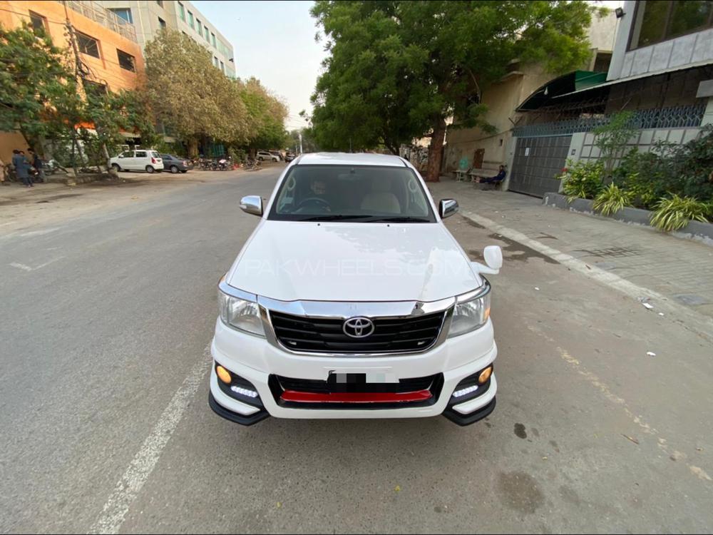 Toyota Hilux 2016 for Sale in Karachi Image-1
