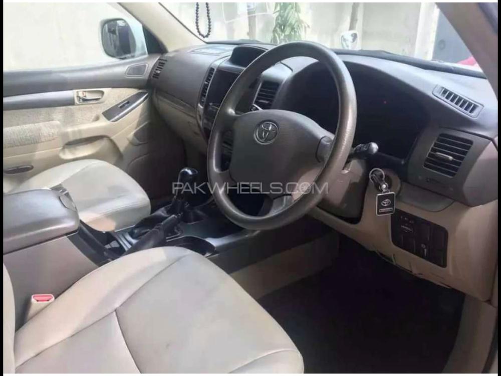 Toyota Prado 2004 for Sale in Gujranwala Toyota Prado 2004 for Sale in Gujranwala Image-9