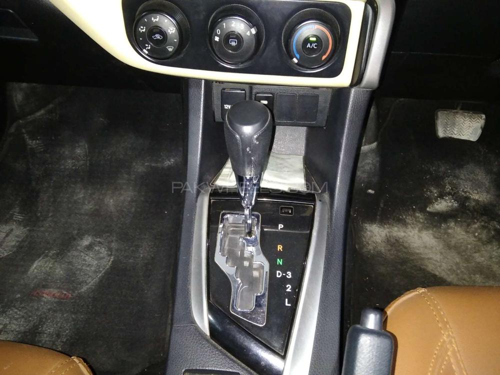 Toyota Corolla 2018 for Sale in Karachi Toyota Corolla 2018 for Sale in Karachi Image-5