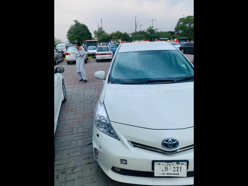 Toyota Prius Alpha 2011 for Sale in Islamabad Toyota Prius Alpha 2011 for Sale in Islamabad Image-4