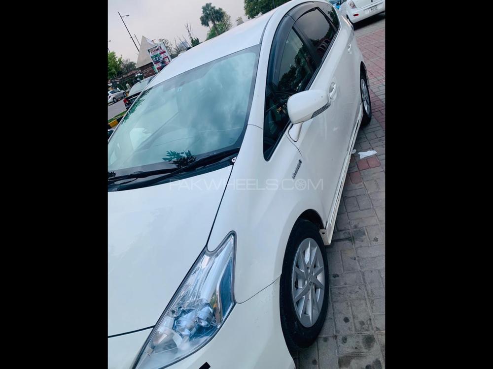 Toyota Prius Alpha 2011 for Sale in Islamabad Toyota Prius Alpha 2011 for Sale in Islamabad Image-9
