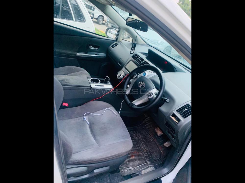 Toyota Prius Alpha 2011 for Sale in Islamabad Toyota Prius Alpha 2011 for Sale in Islamabad Image-10