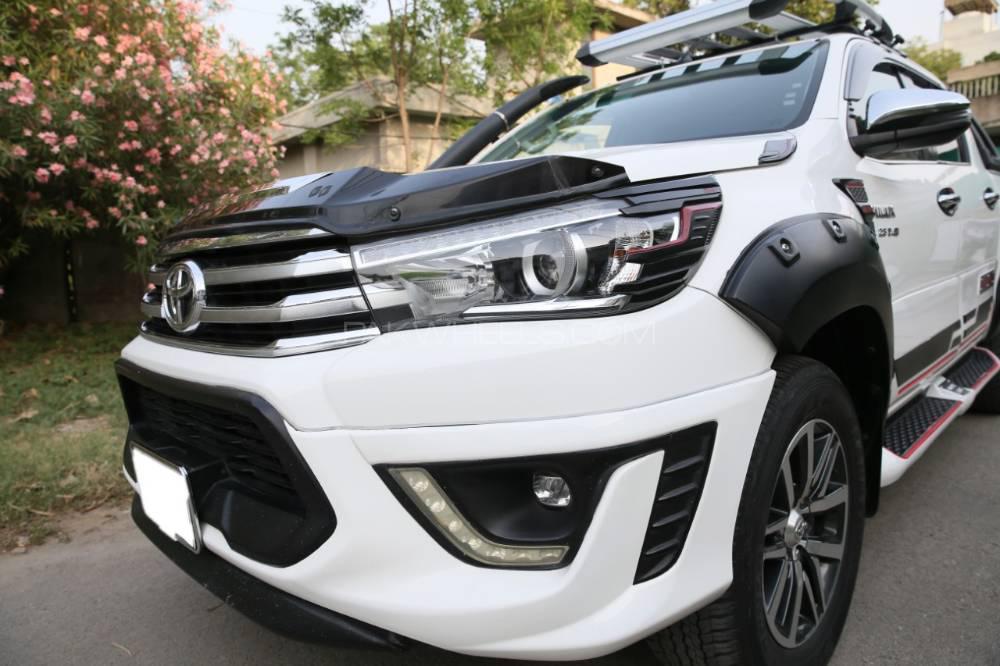 Toyota Hilux 2018 for Sale in Lahore Toyota Hilux 2018 for Sale in Lahore Image-4