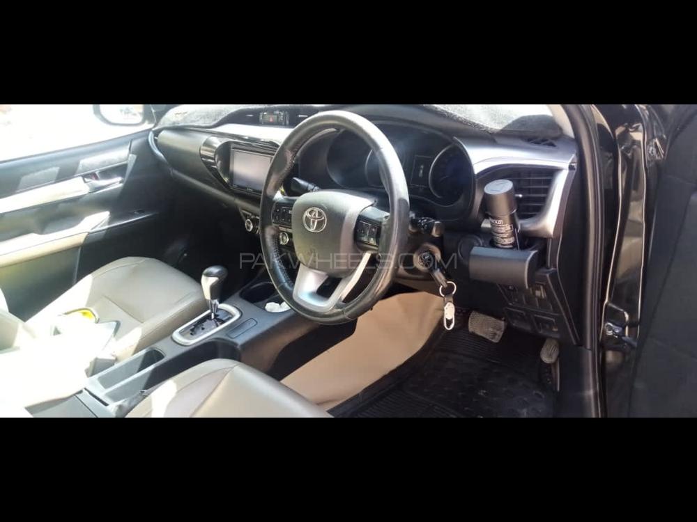 Toyota Hilux 2017 for Sale in Karachi Toyota Hilux 2017 for Sale in Karachi Image-4