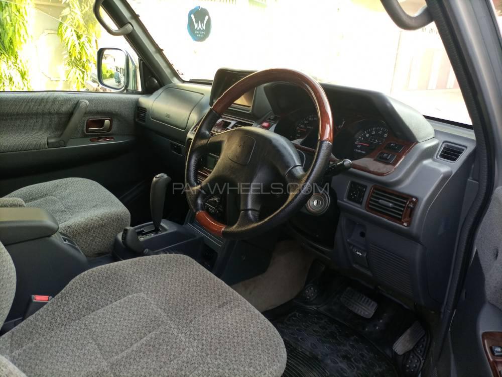 Mitsubishi Pajero 1998 for Sale in Karachi Mitsubishi Pajero 1998 for Sale in Karachi Image-5