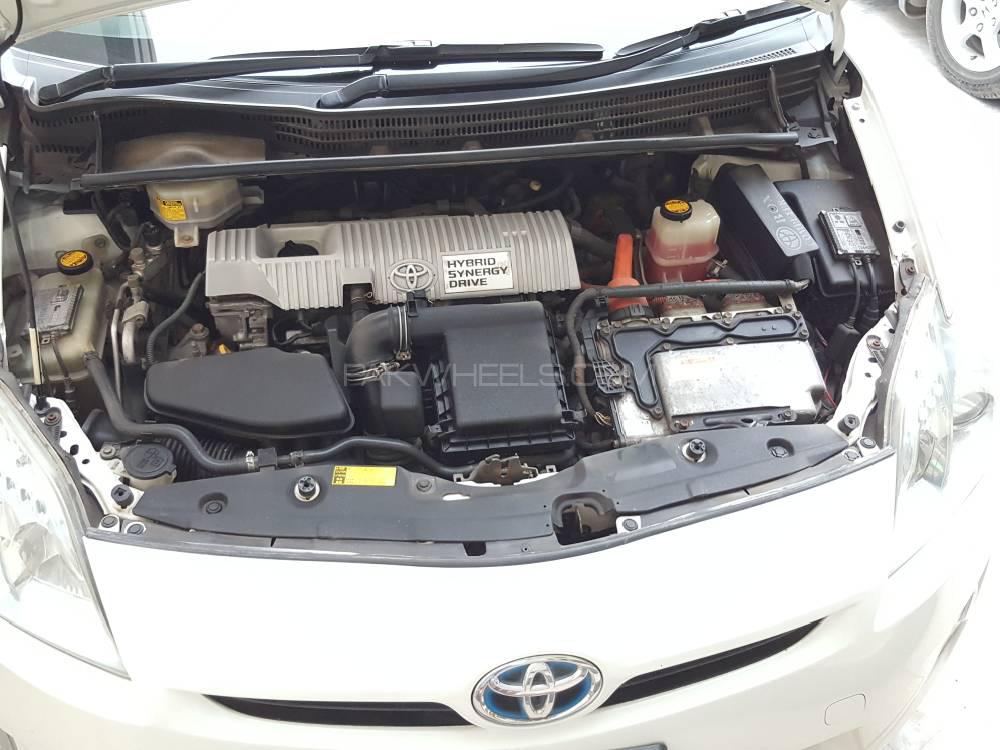 Toyota Prius 2010 for Sale in Peshawar Toyota Prius 2010 for Sale in Peshawar Image-7