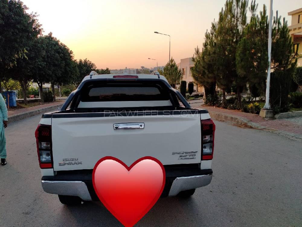 Isuzu D-Max 2019 for Sale in Islamabad Isuzu D-Max 2019 for Sale in Islamabad Image-11