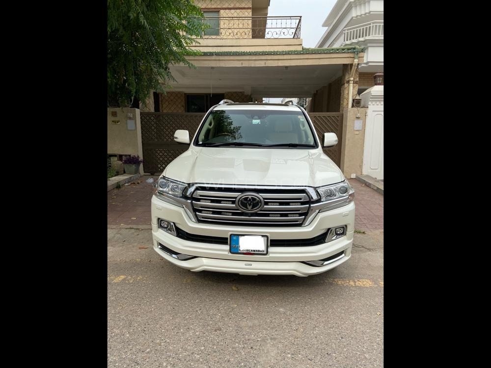 Toyota Land Cruiser 2017 for Sale in Islamabad Image-1