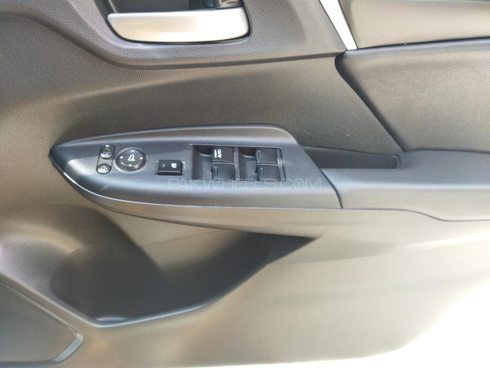 Honda Fit 2014 for Sale in Gujranwala Honda Fit 2014 for Sale in Gujranwala Image-8