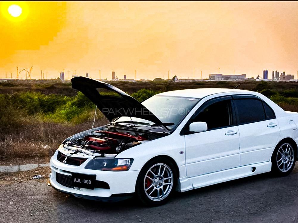 Mitsubishi Lancer Evolution X - 2005  Image-1