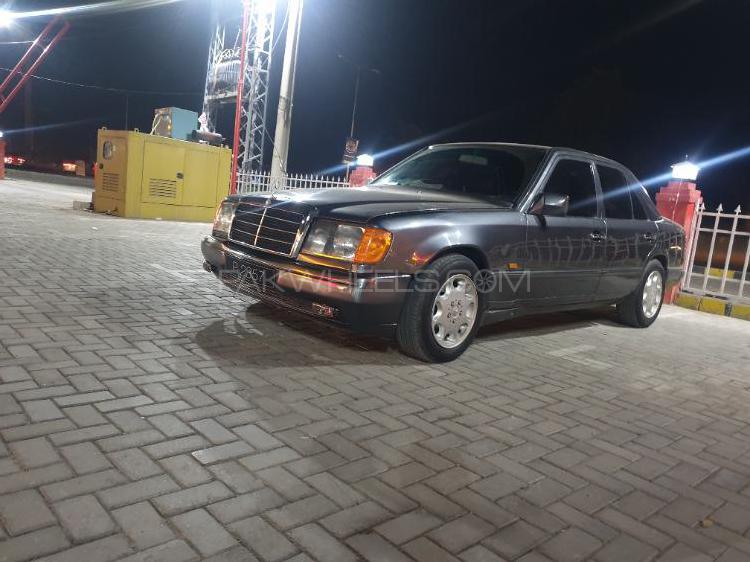 Mercedes Benz E Class E300 1988 for sale in Abbottabad | PakWheels