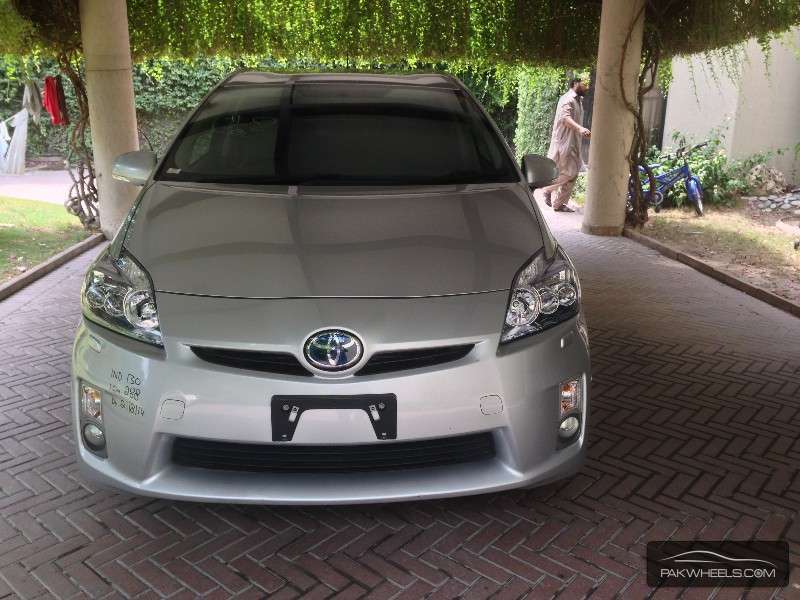 Toyota Prius 2011 for Sale in Lahore Image-1