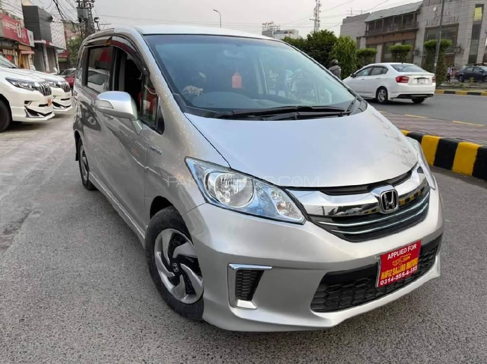 Honda freed plus hybrid