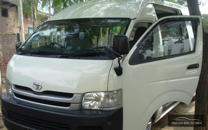 Toyota Hiace 2008 for Sale in Lahore Image-1