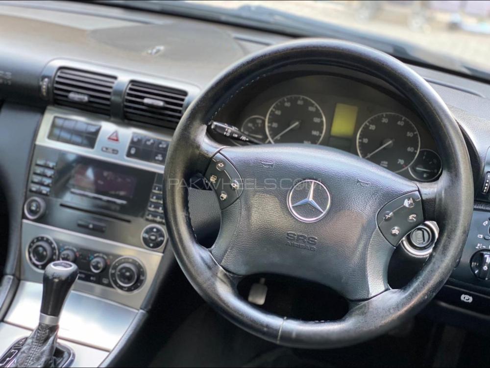 Mercedes Benz C Class 2006 for Sale in Mardan Image-1