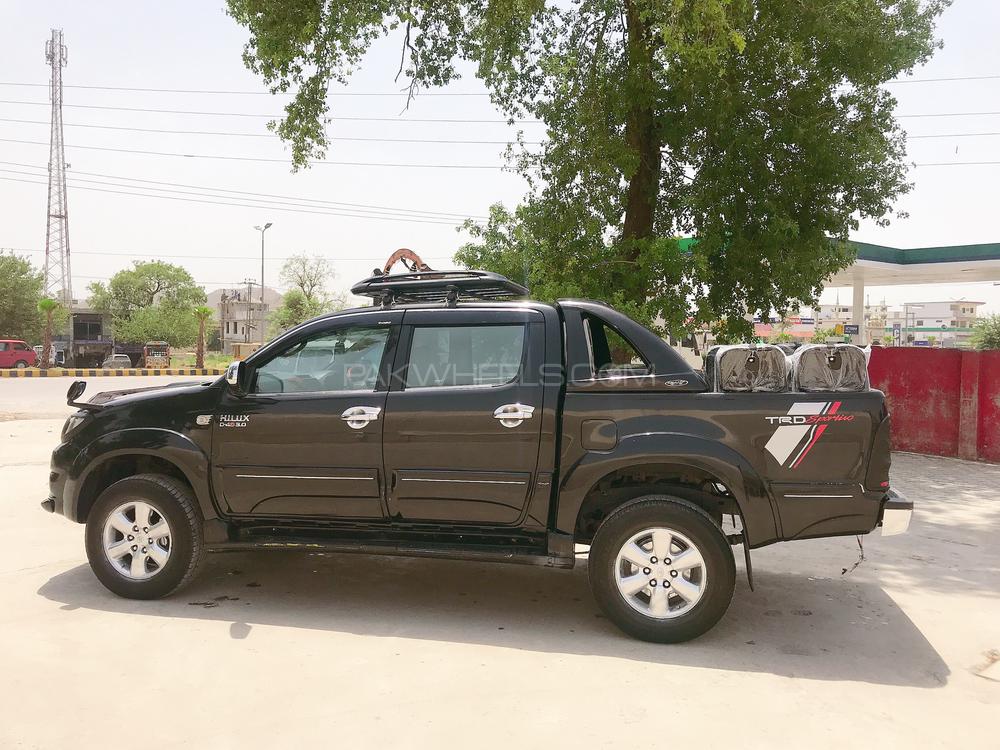 Toyota Hilux 2010 for Sale in Hassan abdal Image-1