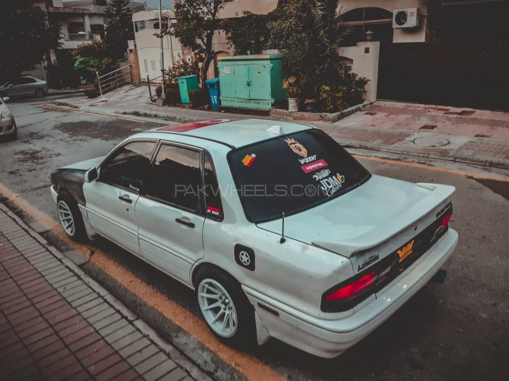 مٹسوبیشی گلینٹ - 1991  Image-1