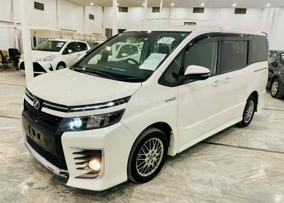 Toyota voxy zs kirameki