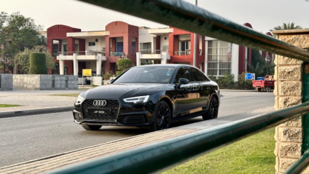 Audi A4 - 2017  Image-1