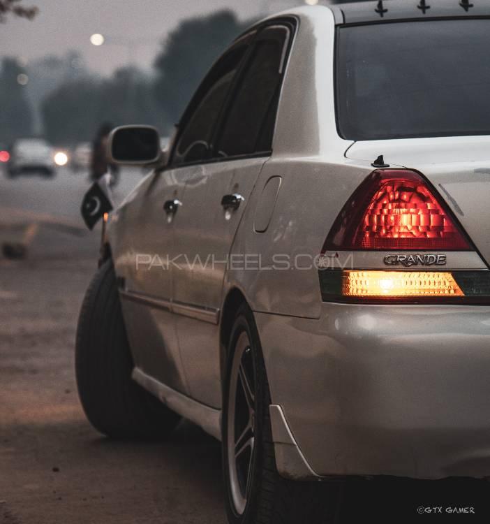 Toyota Mark II - 2002  Image-1