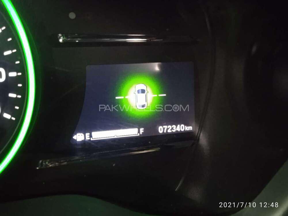 Honda Vezel 2016 for Sale in Lahore Honda Vezel 2016 for Sale in Lahore Image-6