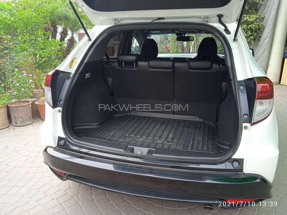 Honda Vezel 2016 for Sale in Lahore Honda Vezel 2016 for Sale in Lahore Image-13