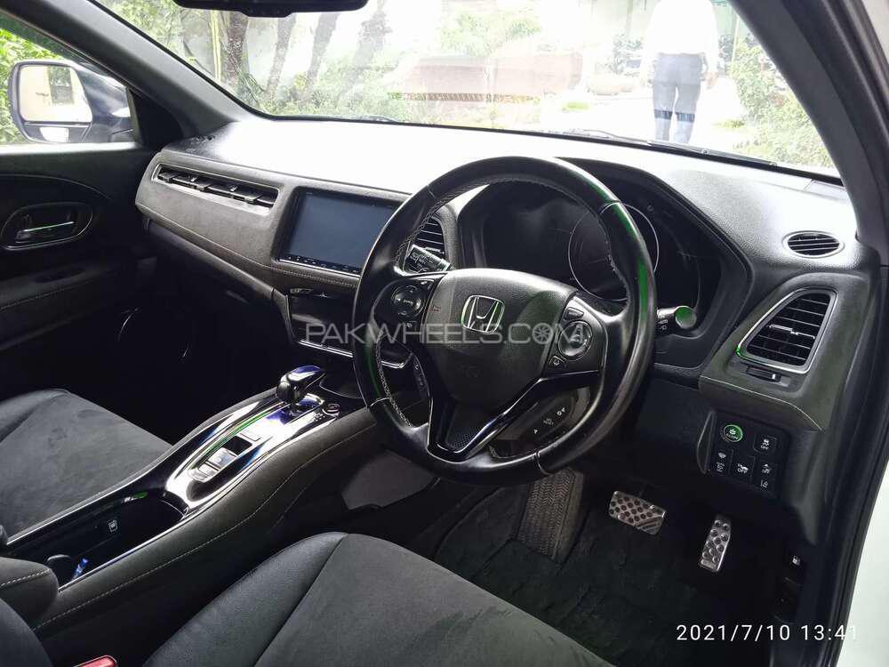 Honda Vezel 2016 for Sale in Lahore Honda Vezel 2016 for Sale in Lahore Image-5