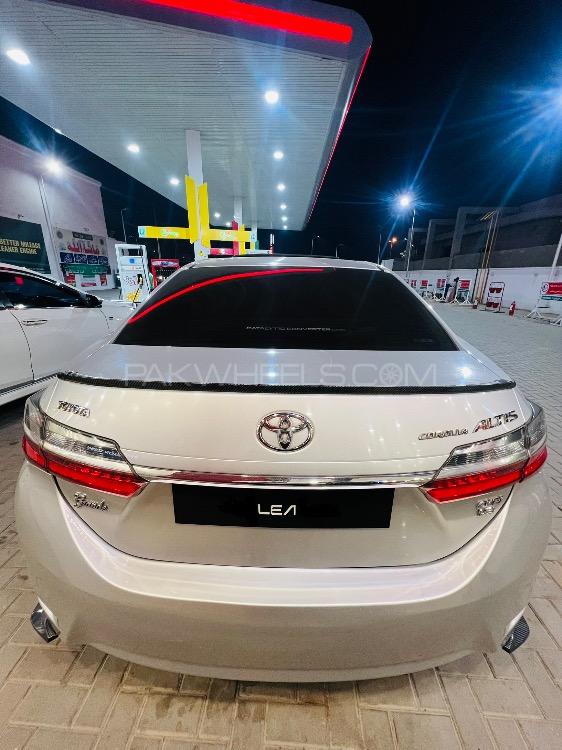 Toyota Corolla - 2017  Image-1