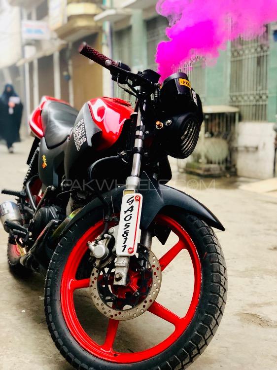 Yamaha YBR 125 - 2017  Image-1