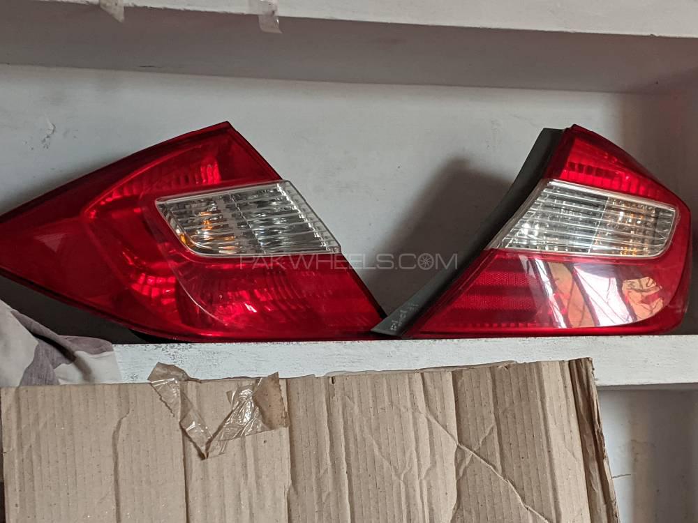 Honda Civic back lights 2014 Image-1