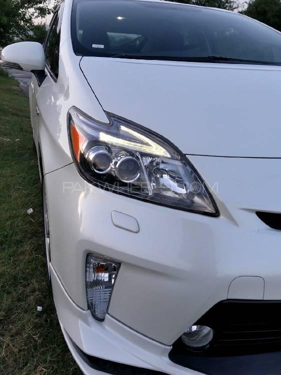 Toyota prius  led headlights with blaster original kabuli Image-1